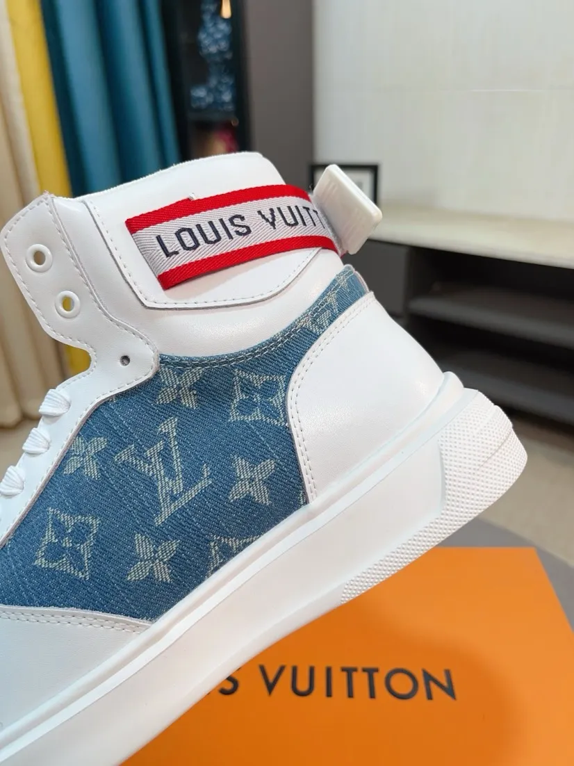 Men's shoes 💰440🌹🌹【LOUIS VUITTON】Same style on Louis Vuitton* official website🚹Men's high-top casual shoes❤️Same style as popular celebrities and big names ~ Best-selling at home and abroad Lv focuses on the checkerboard series...Imported first-layer cowhide with special fabrics➕Full sheep leather lining➕Brand-specific hollow outsole💎Produced by OEM The highest version🔍🔍Number of codes: 38-44,